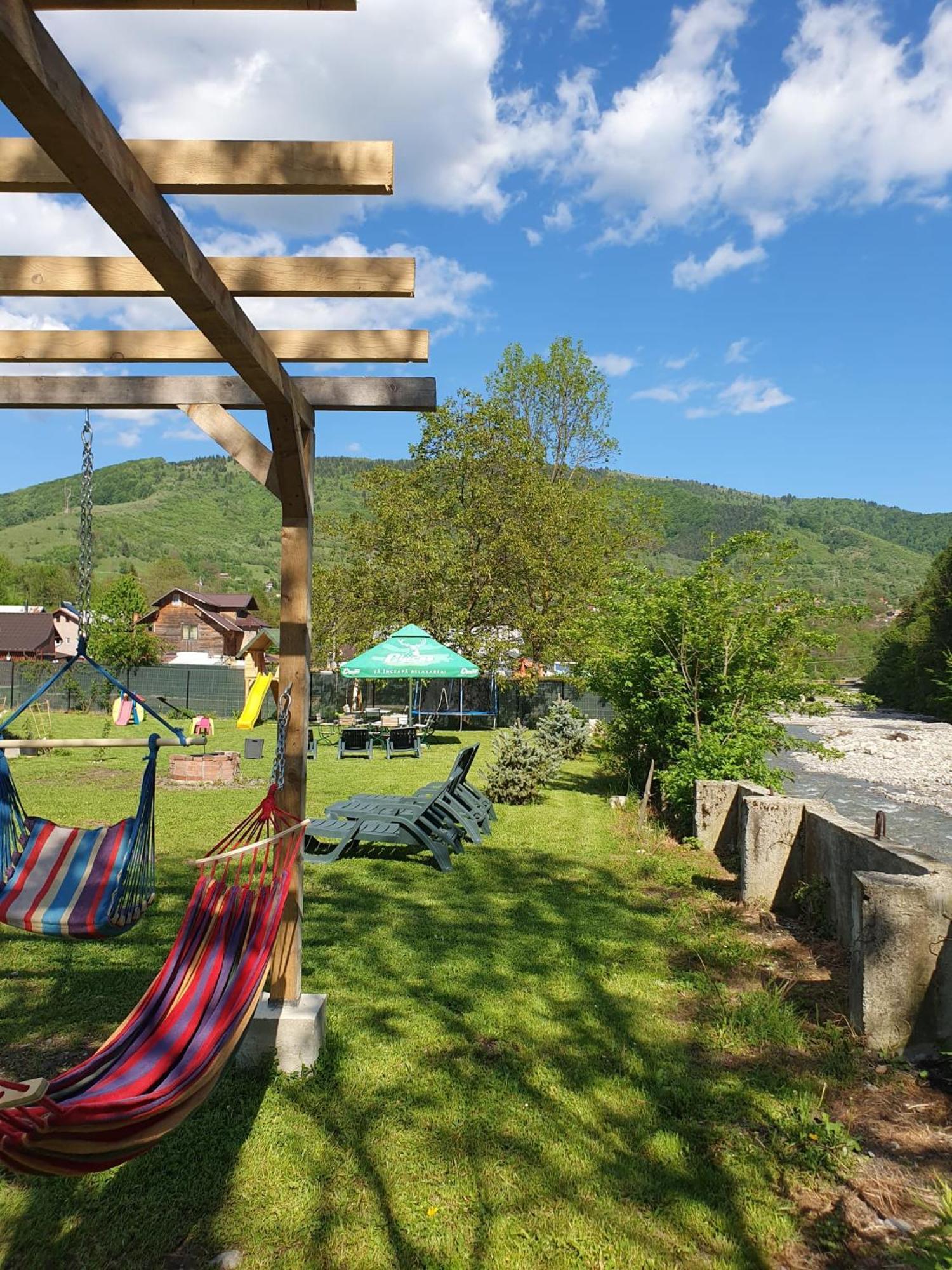 Hanul Doftana Trăisteni Esterno foto